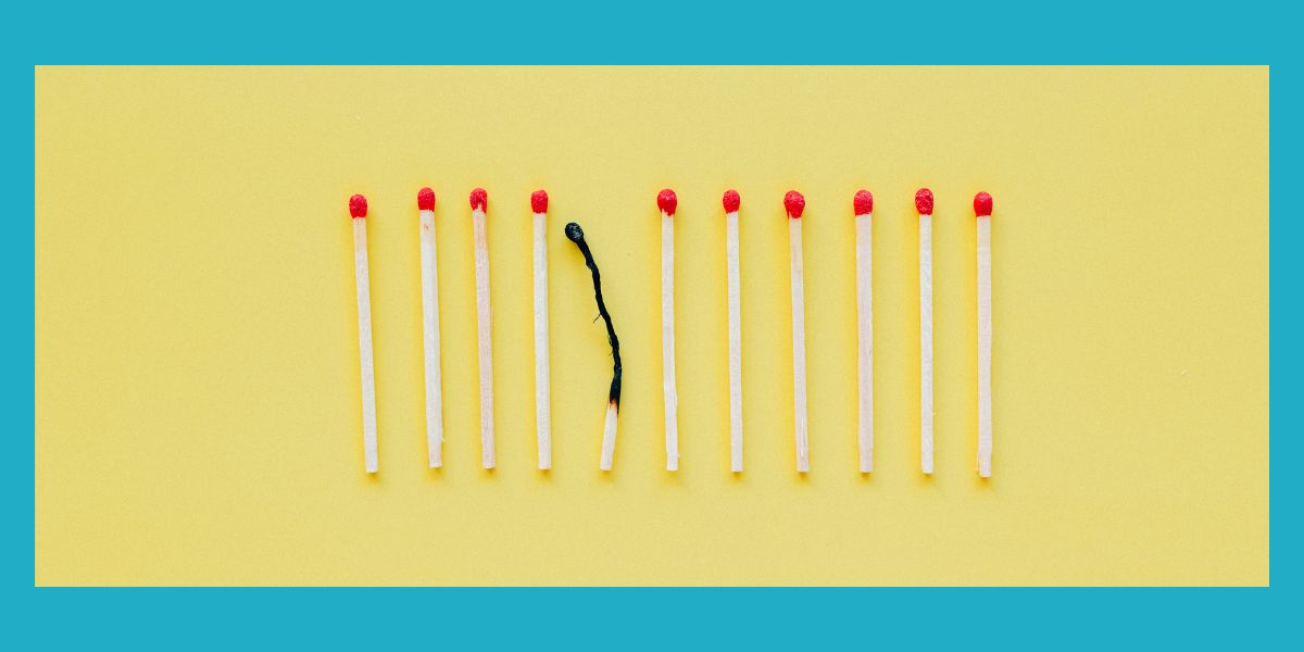 Matches with eh middle one burnt out